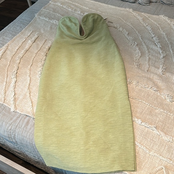 NWT ALEXIS ROMANI SAGE DRESS LARGE SOLD OUT - Picture 3 of 7